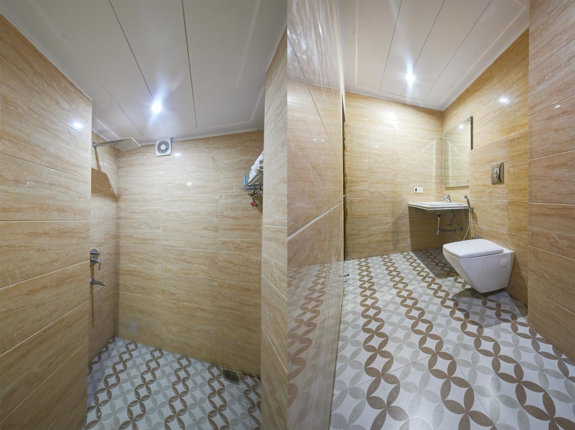 Hotel Geet Deluxe Нью-Дели Экстерьер фото